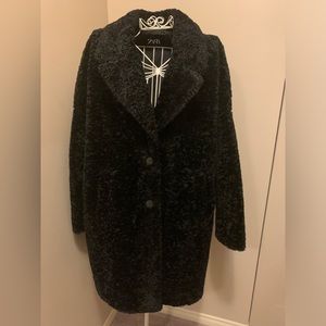 NWOT Black Zara “teddy bear” winter coat.